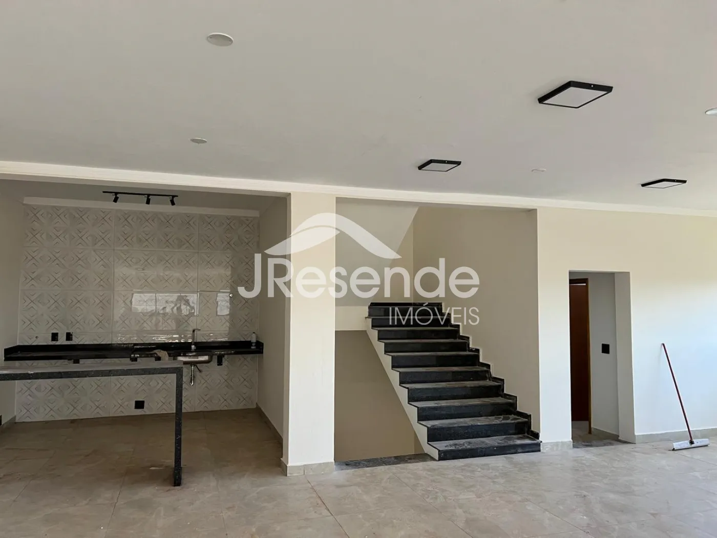 Alugar Comercial / Galpão em Cravinhos R$ 27.000,00 - Foto 11