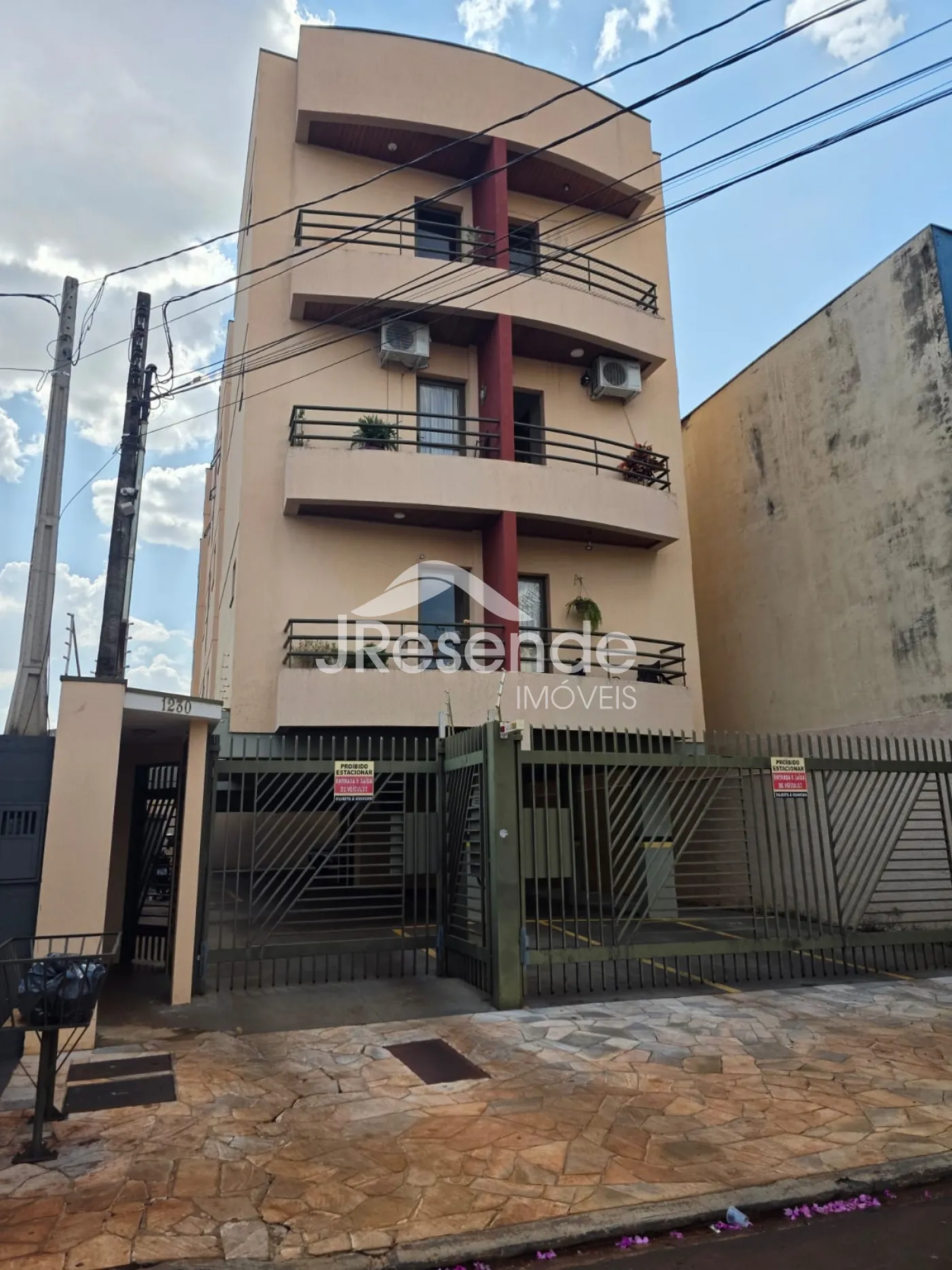 Alugar Apartamento / Padrão em Ribeirão Preto R$ 1.450,00 - Foto 1